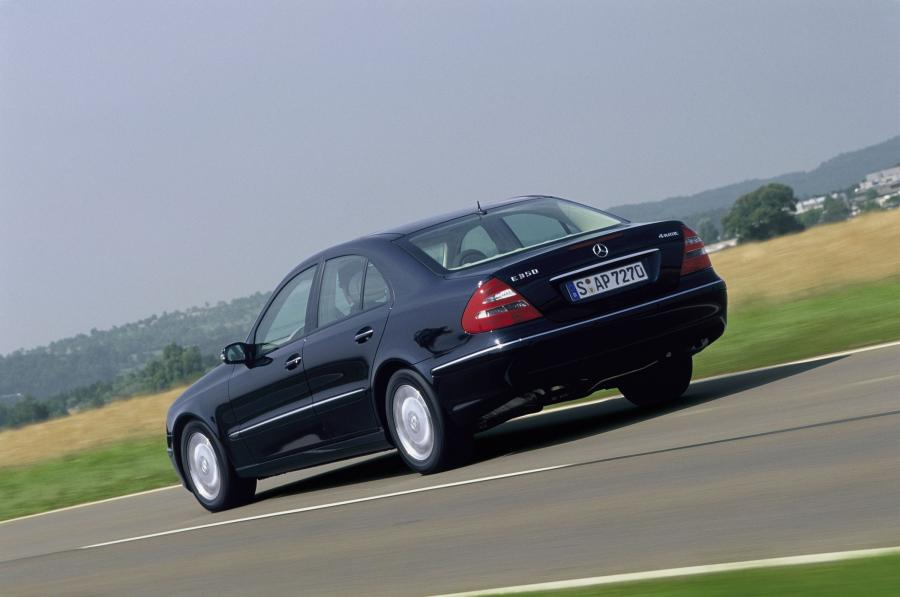  Mercedes-Benz E-Class 2002 года  (фото 87 из 448)